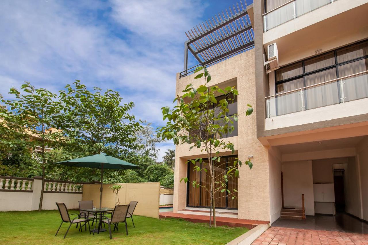 Stayvista'S Greenwoods Villa 10 - City-Center Villa With Private Pool, Terrace, Lift & Carrom Board Lonavala Bagian luar foto